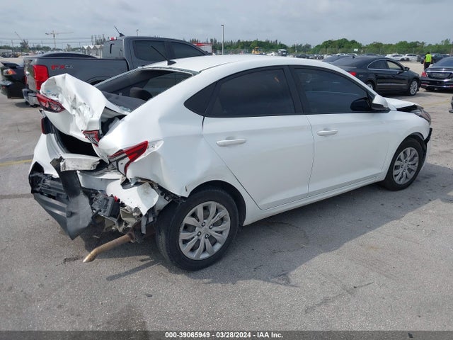Hyundai ACCENT SE 2019 3KPC24A31KE050813 Image 4