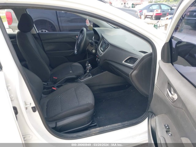 Hyundai ACCENT SE 2019 3KPC24A31KE050813 Image 5