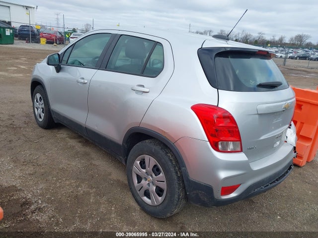 Chevrolet TRAX LS 2018 KL7CJKSBXJB721885 Image 3