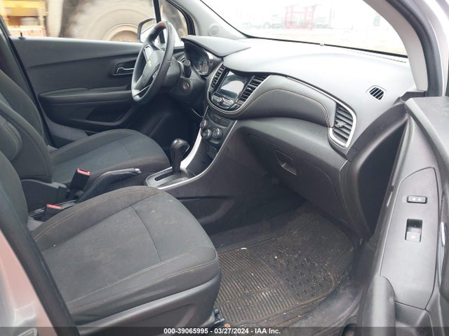 Chevrolet TRAX LS 2018 KL7CJKSBXJB721885 Image 5