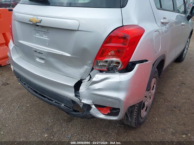 Chevrolet TRAX LS 2018 KL7CJKSBXJB721885 Image 6