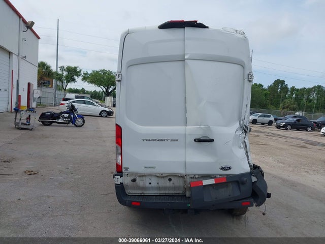 Ford Transit-250 2018 1FTYR2XG6JKB39952 Image 16