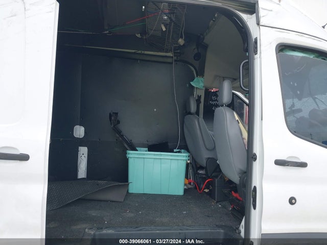 Ford Transit-250 2018 1FTYR2XG6JKB39952 Image 8
