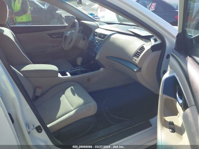 Nissan Altima 2.5 S 2015 1N4AL3AP7FN368461 Image 5