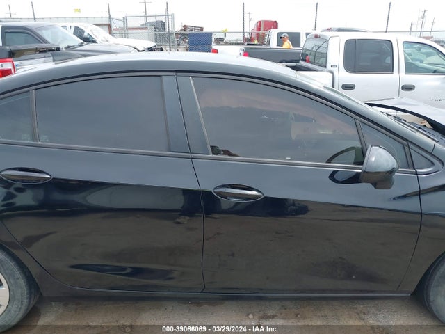 Chevrolet Cruze Ls Auto 2017 1G1BC5SM4H7108050 Image 13