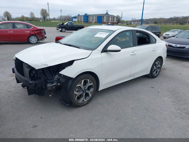 KIA Forte Lxs 2021 3KPF24AD8ME335825 Image 2