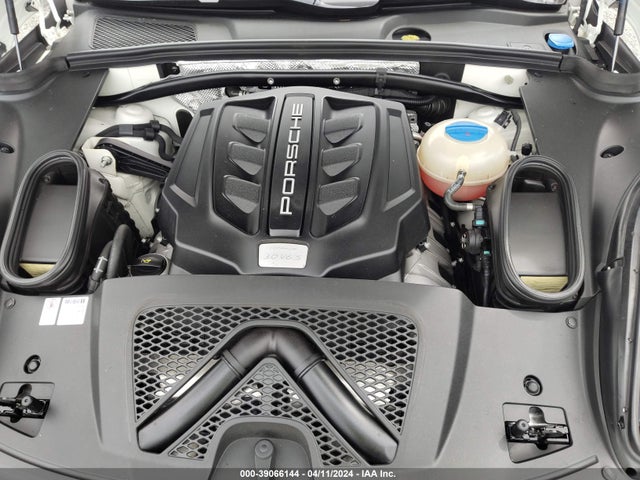 2017 PORSCHE MACAN WP1AB2A5XHLB18652 Photo 9