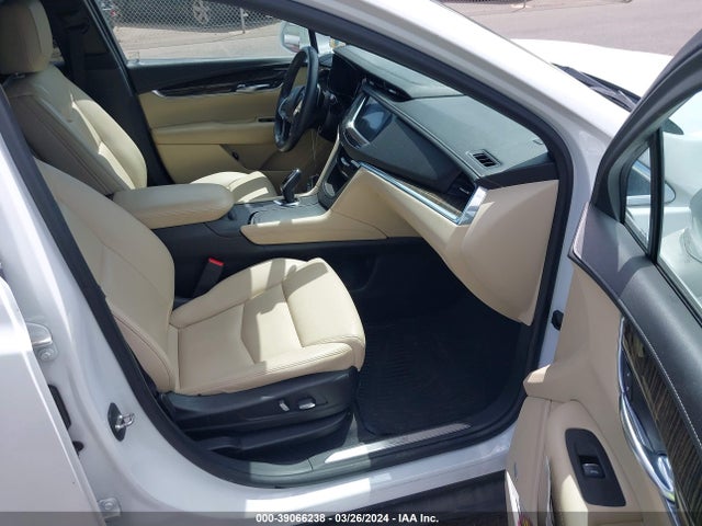 1GYKNARS7HZ106662 Cadillac Xt5 Standard