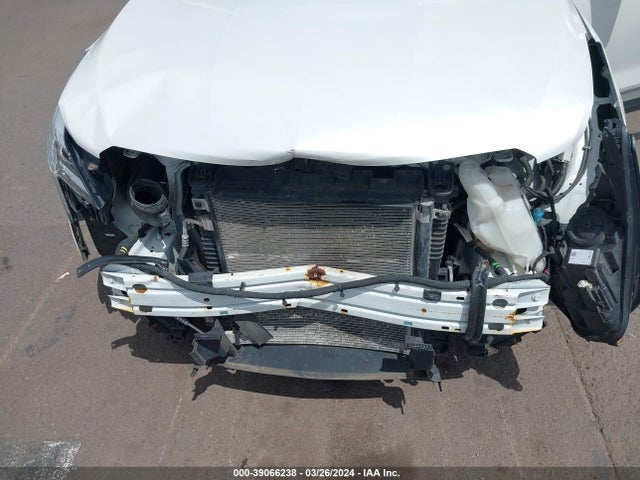 1GYKNARS7HZ106662 Cadillac Xt5 Standard
