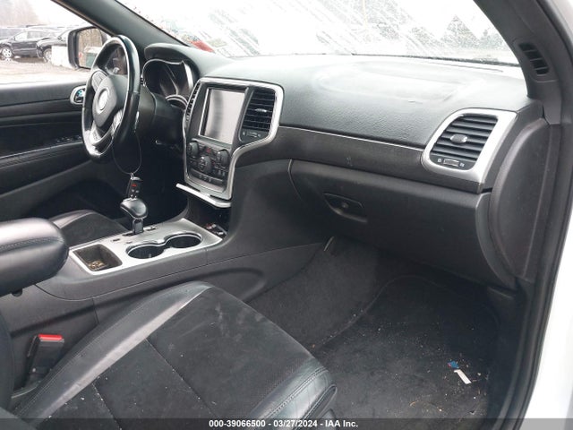 1C4RJFAGXFC863625 Jeep Grand Cherokee Laredo