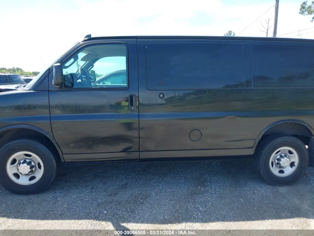 Chevrolet Express 2500 Work Van 2016 1GCWGAFFXG1157014 Image 14