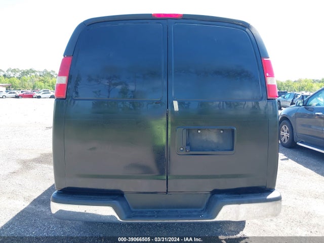 Chevrolet Express 2500 Work Van 2016 1GCWGAFFXG1157014 Image 16