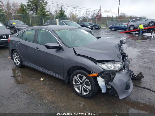Honda Civic Lx 2018 2HGFC2F51JH550662 main image