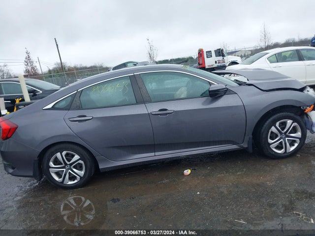 Honda Civic Lx 2018 2HGFC2F51JH550662 Image 13