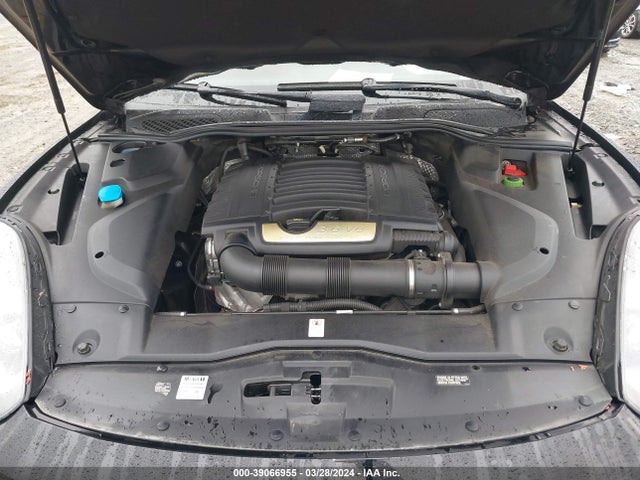 2016 PORSCHE CAYENNE WP1AA2A20GKA14135 Photo 9