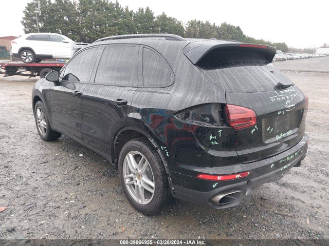 2016 PORSCHE CAYENNE WP1AA2A20GKA14135 Photo 2