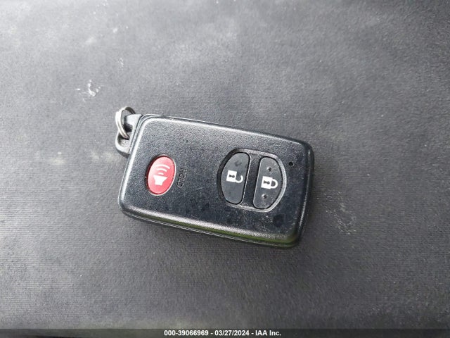 Toyota Prius Three 2014 JTDKN3DU6E1813255 Image 11