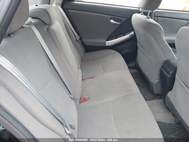 Toyota Prius Three 2014 JTDKN3DU6E1813255 Image 8