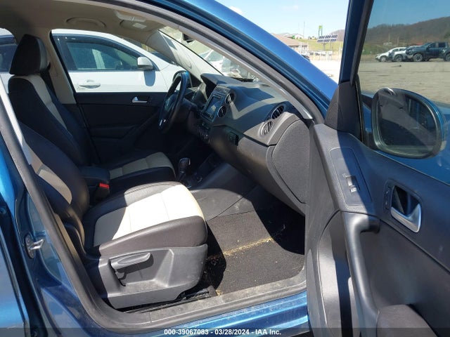 WVGAV7AX2HK039856 Volkswagen Tiguan 2.0t/2.0t S