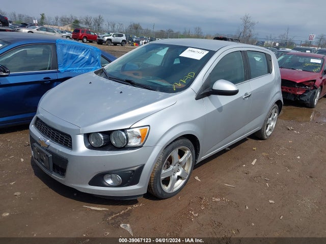 Chevrolet Sonic Ltz Auto 2015 1G1JE6SB8F4144123 Image 2