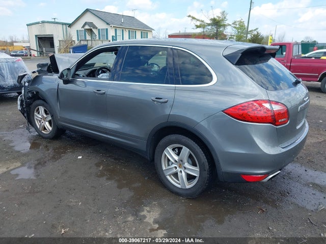2014 PORSCHE CAYENNE WP1AA2A22ELA95940 Photo 2