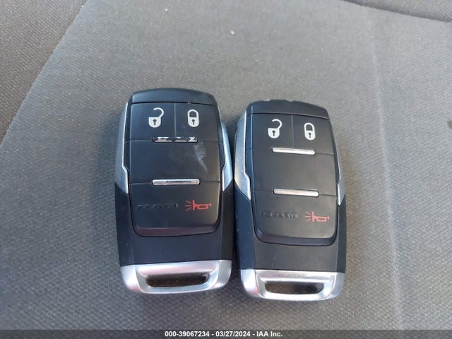 3C6UR5DL1NG237700 RAM 2500