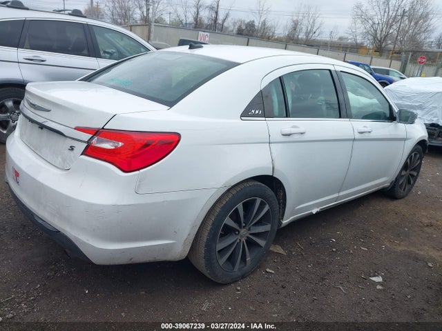 Chrysler 200 Touring 2014 1C3CCBBB8EN165243 Image 4