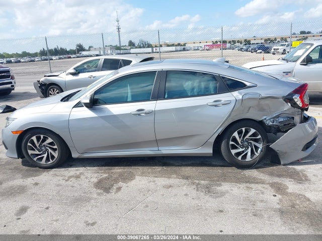 Honda CIVIC EX 2018 2HGFC2F77JH589628 Image 14