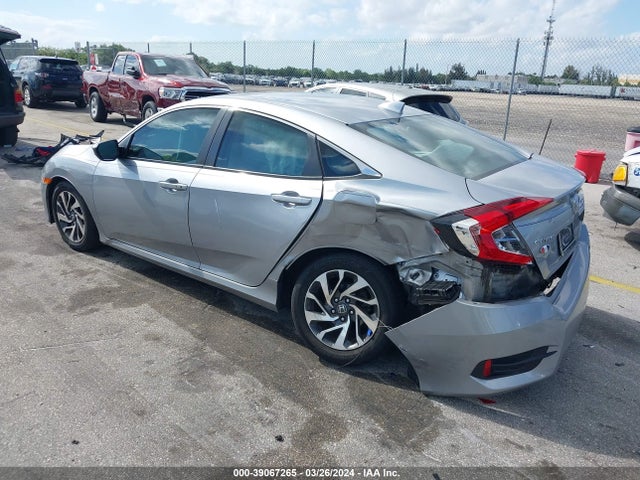 Honda CIVIC EX 2018 2HGFC2F77JH589628 Image 3