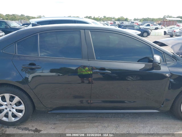 Toyota COROLLA LE 2021 5YFEPMAE0MP258226 Image 13