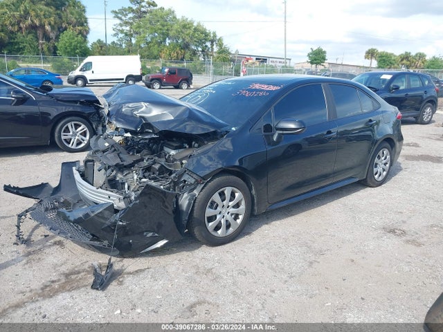 Toyota COROLLA LE 2021 5YFEPMAE0MP258226 Image 2