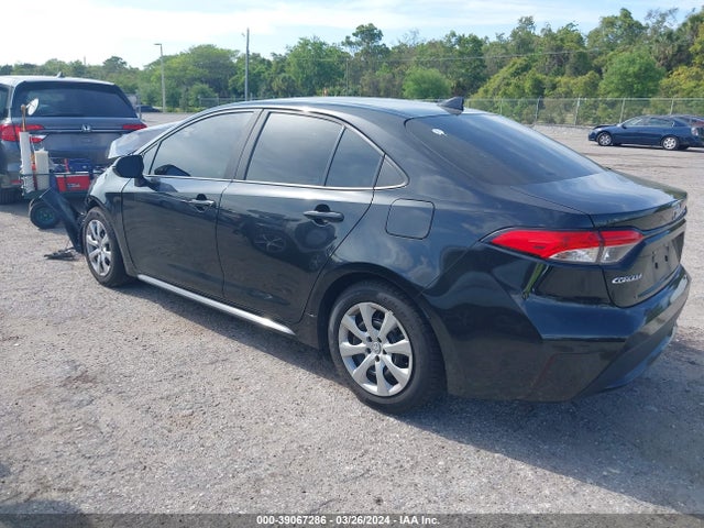 Toyota COROLLA LE 2021 5YFEPMAE0MP258226 Image 3