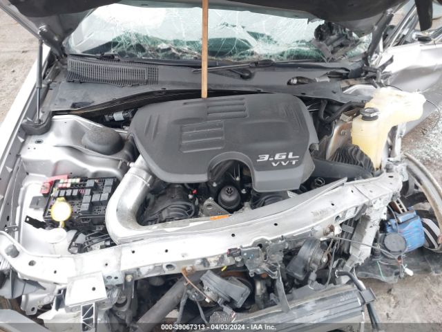 2C3CCAKG5JH250582 Chrysler 300 Limited Awd