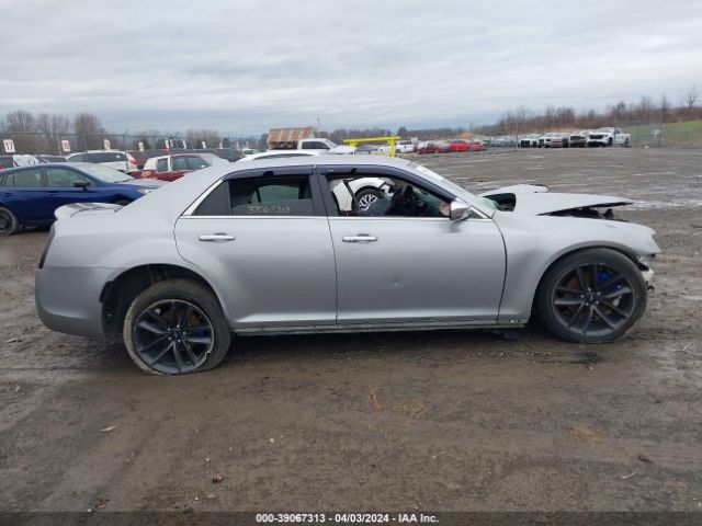 2C3CCAKG5JH250582 Chrysler 300 Limited Awd