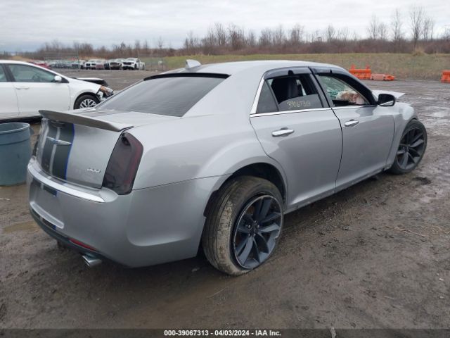 2C3CCAKG5JH250582 Chrysler 300 Limited Awd