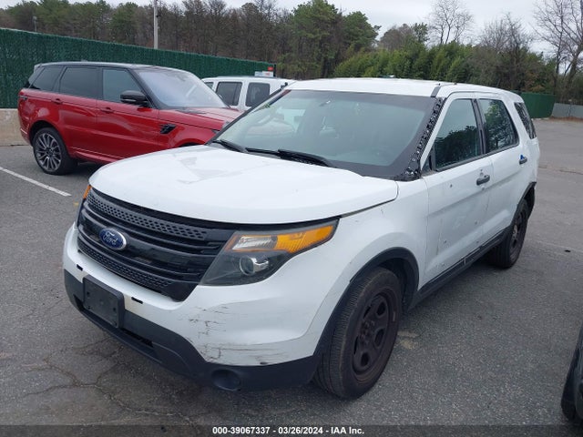 Ford Utility Police Interceptor 2015 1FM5K8AR5FGB32422 Image 2