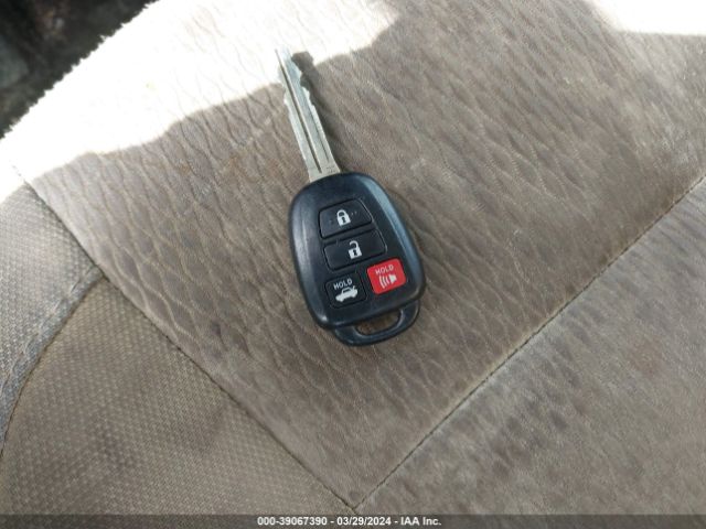 2T1BURHE4HC943365 Toyota COROLLA LE