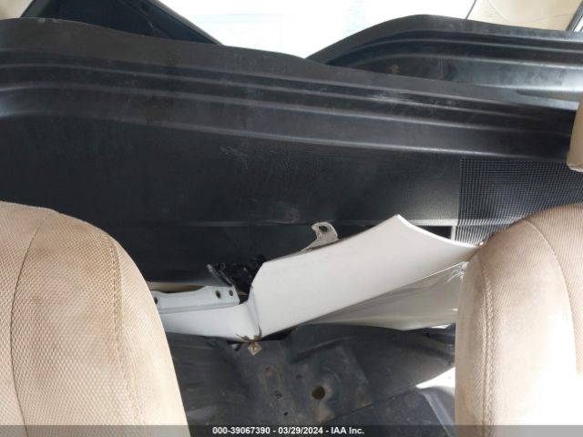 2T1BURHE4HC943365 Toyota COROLLA LE