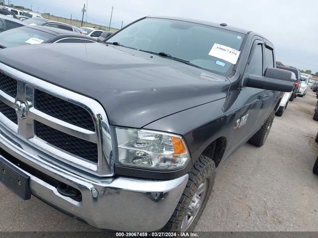 3C6UR5CL4JG336958 RAM 2500 Tradesman  4x4 6'4 Box