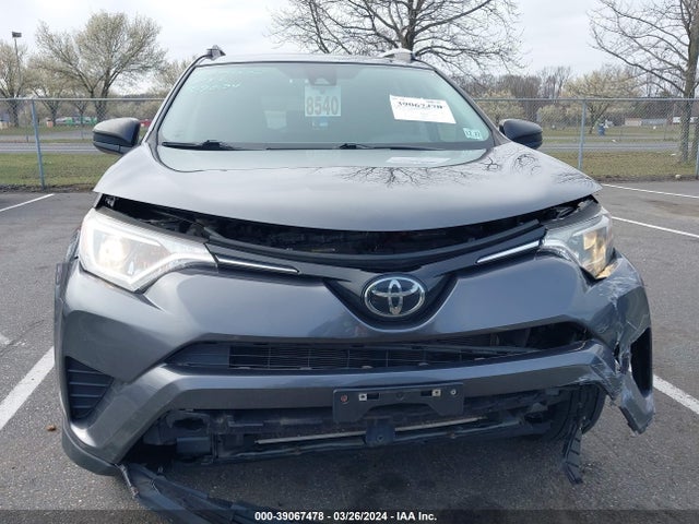 Toyota RAV4 LE 2018 JTMBFREV3JJ260517 Image 12