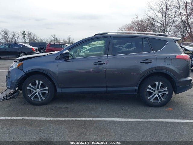 Toyota RAV4 LE 2018 JTMBFREV3JJ260517 Image 14