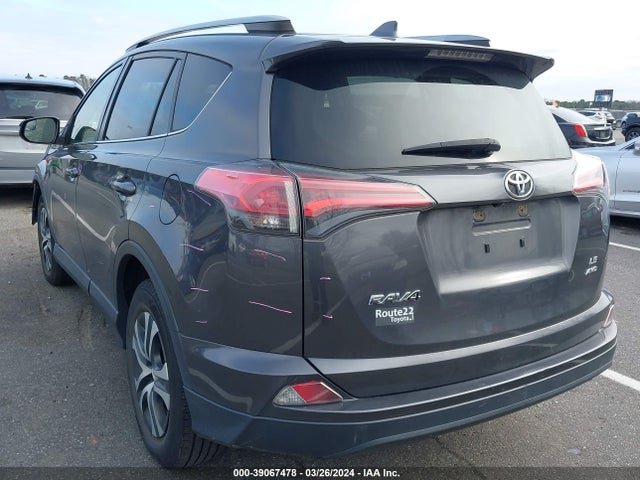 Toyota RAV4 LE 2018 JTMBFREV3JJ260517 Image 3