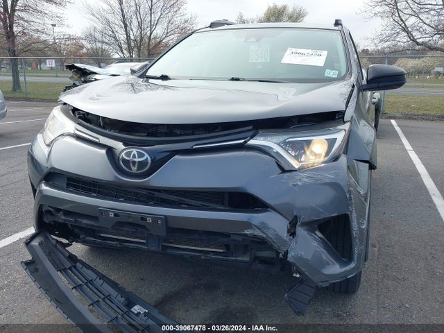 Toyota RAV4 LE 2018 JTMBFREV3JJ260517 Image 6