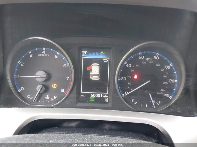 Toyota RAV4 LE 2018 JTMBFREV3JJ260517 Image 7