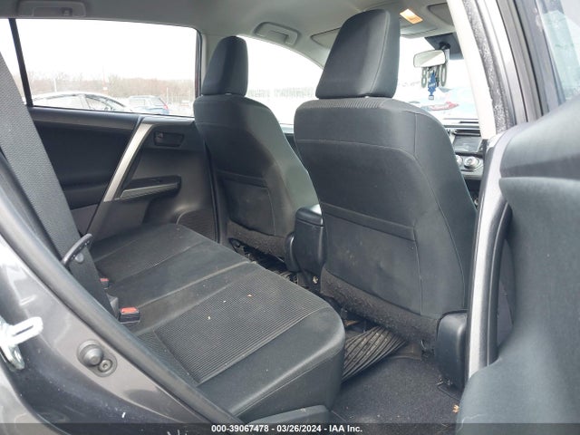Toyota RAV4 LE 2018 JTMBFREV3JJ260517 Image 8