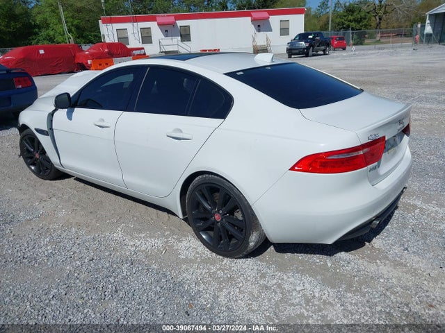 2017 JAGUAR XE SAJAE4BV9HA956896 Photo 2