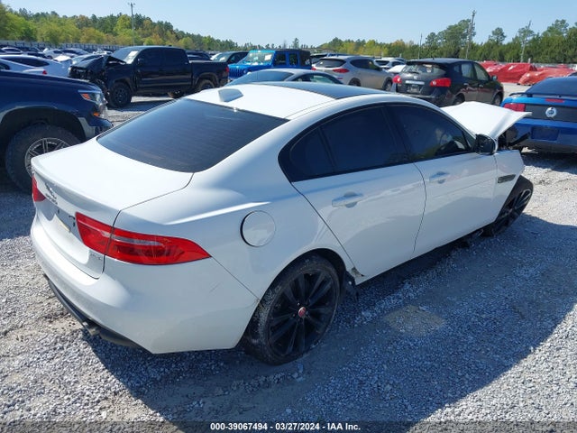 2017 JAGUAR XE SAJAE4BV9HA956896 Photo 3