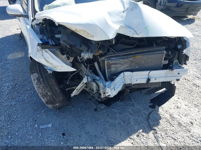 2017 JAGUAR XE SAJAE4BV9HA956896 Photo 5