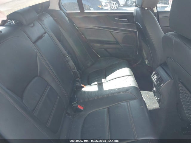 2017 JAGUAR XE SAJAE4BV9HA956896 Photo 7