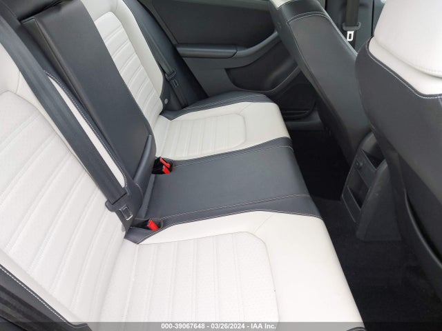 3VWD17AJ8GM326048 Volkswagen Jetta Sport